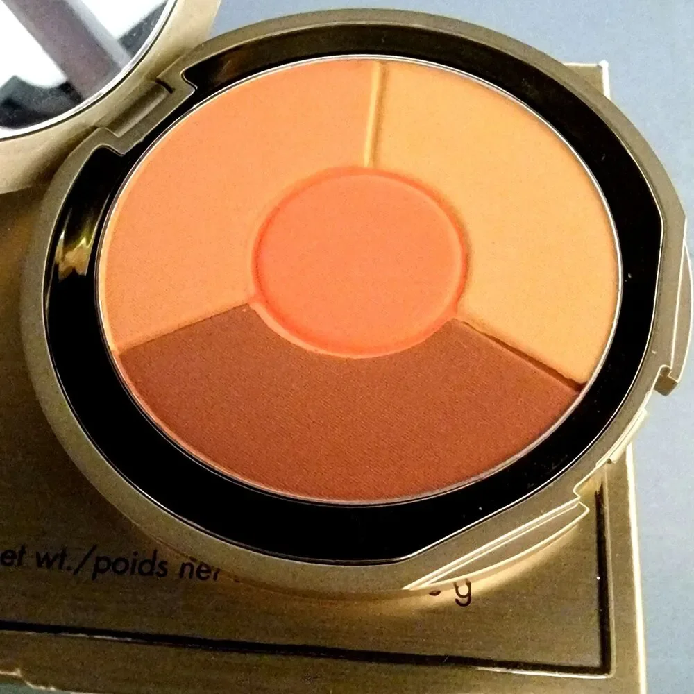 Stila One Step Correct Brightening Finishing Powder Compact  in Deep